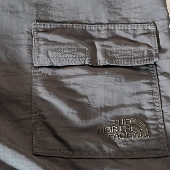 The Northface Women’s Convertible Paramount Cargo Trail Pants / Shorts size 8 - Picture 4 of 11
